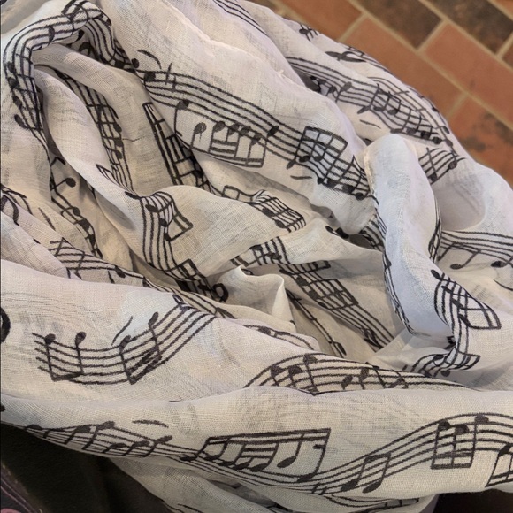 Musical Note Patterned Infinity Scarf - Picture 5 of 5